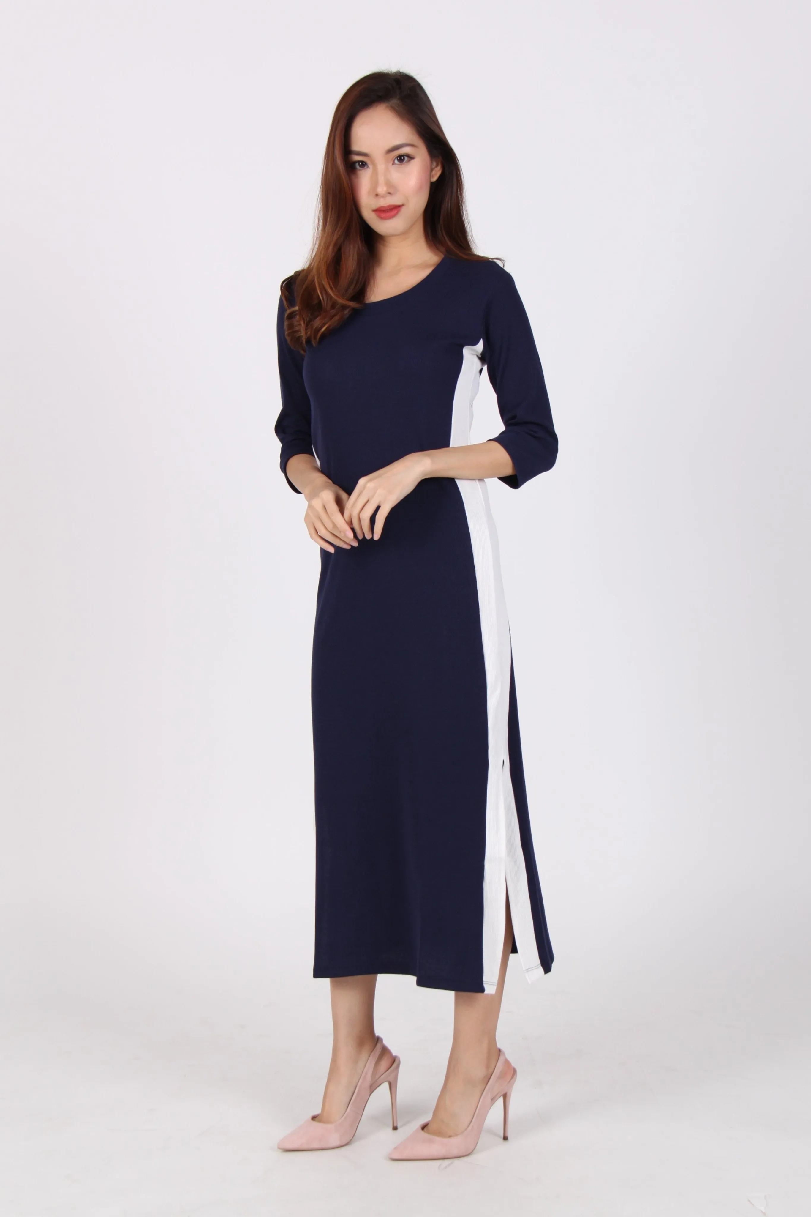 Contrast Quarter Sleeve Side Slit Midi Dress in Navy Blue