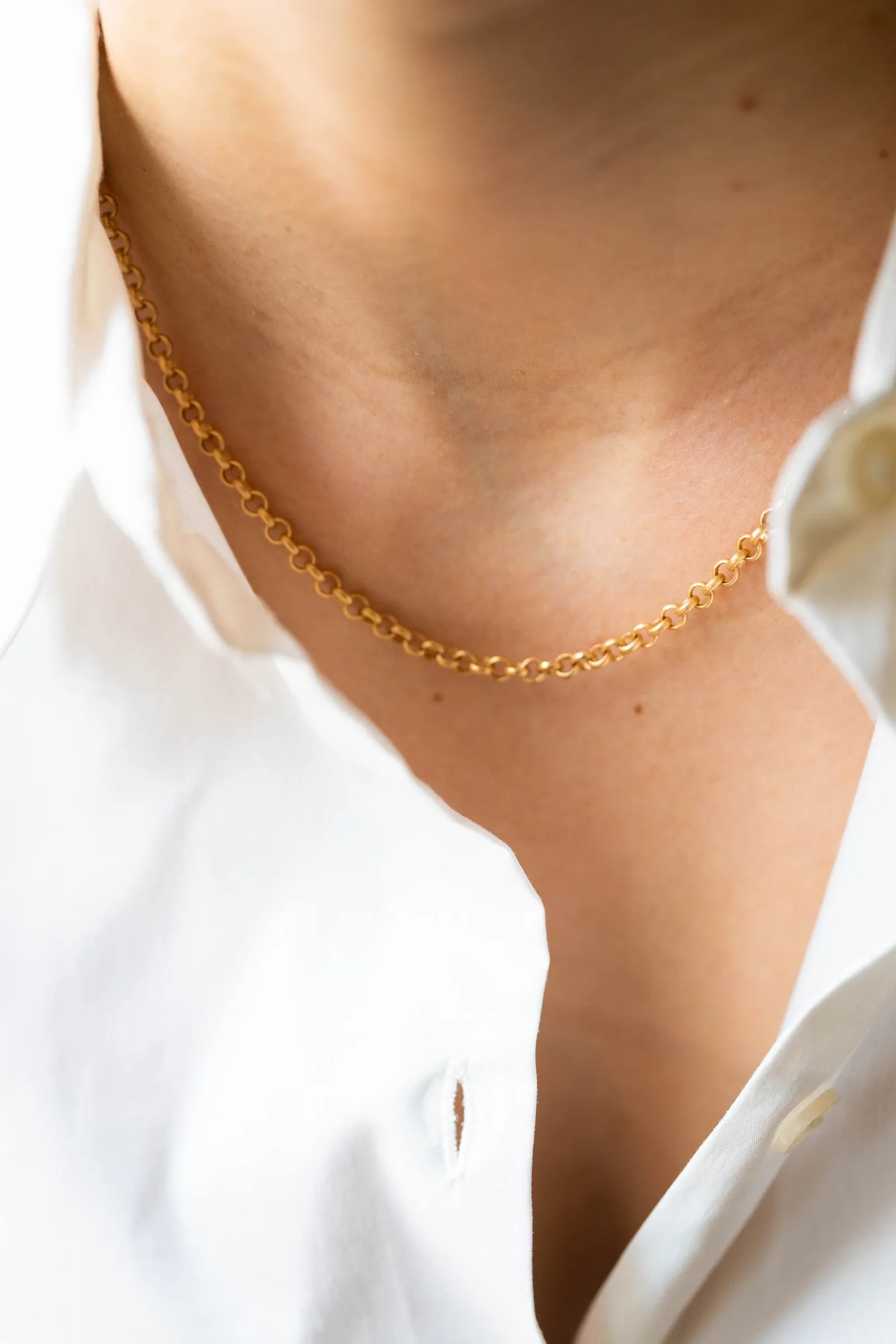 Matte gold paperclip chain necklace