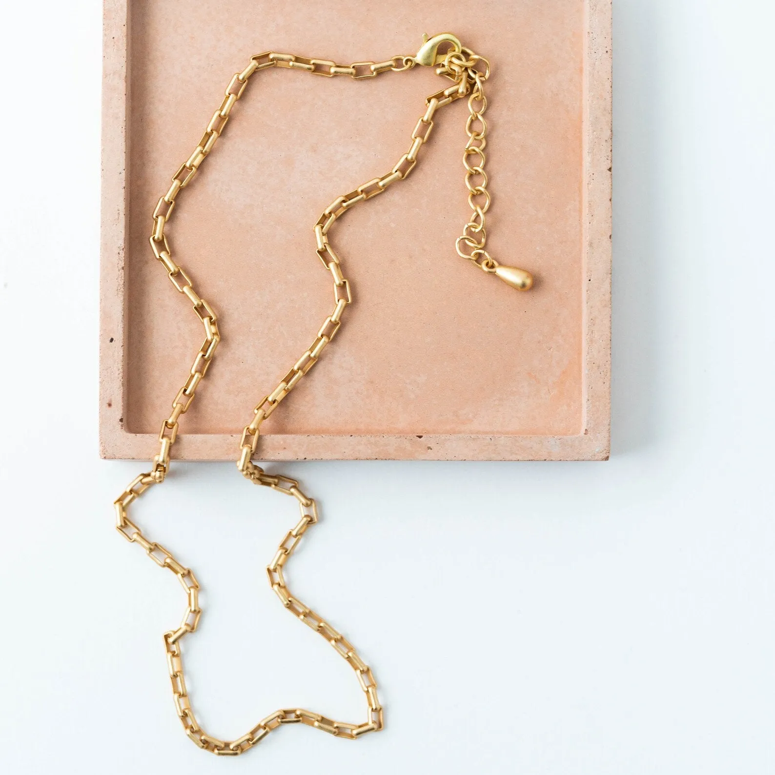 Matte gold paperclip chain necklace