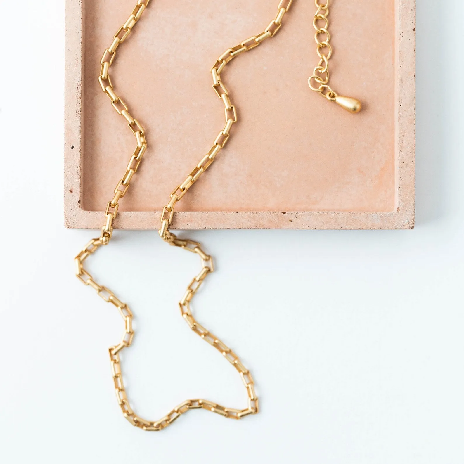 Matte gold paperclip chain necklace