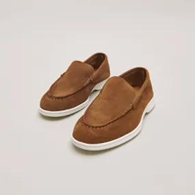 Round-toe loafers in cognac suede