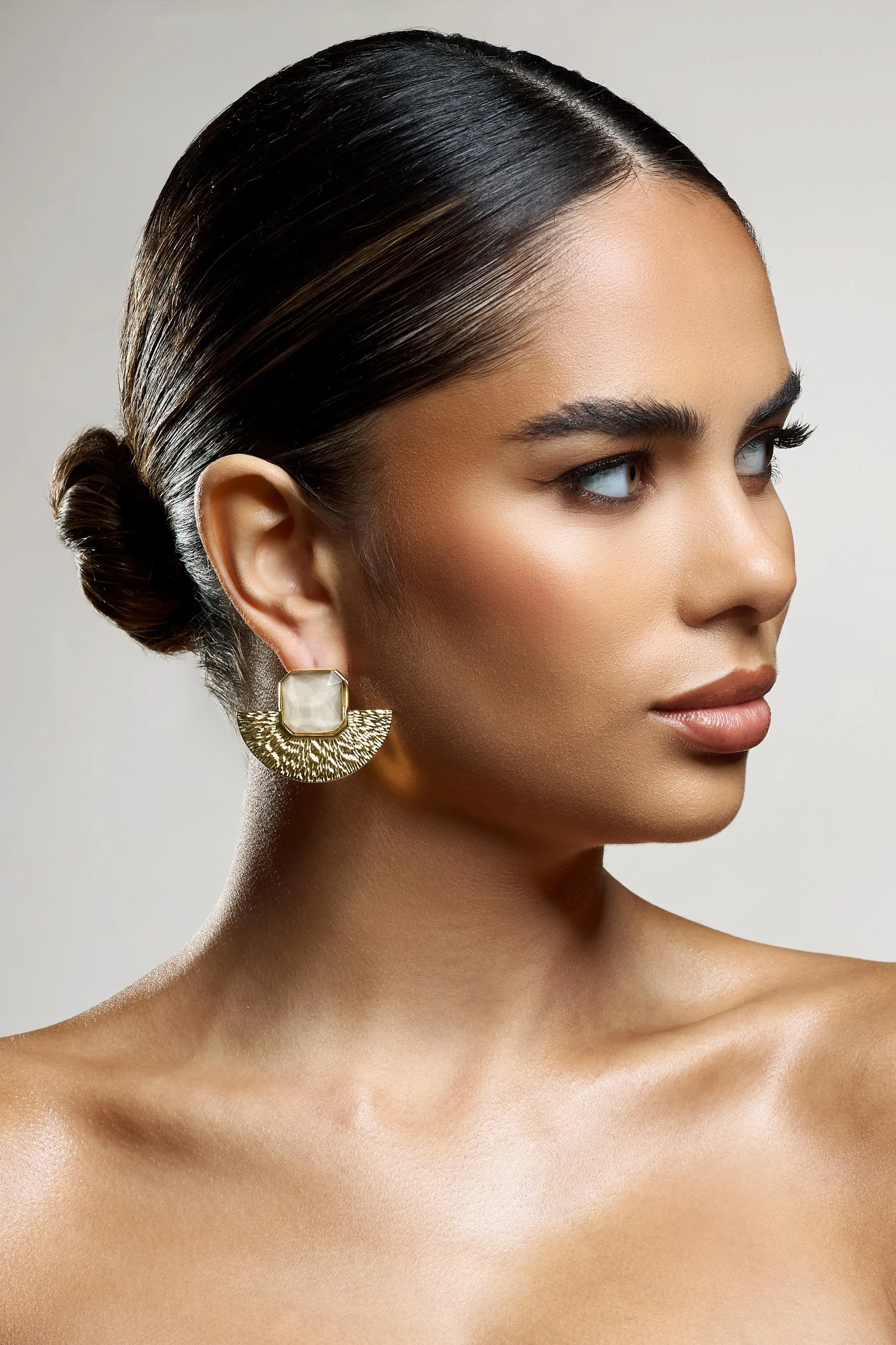 Selma | Nude Pendant Half Disc Gold Earrings