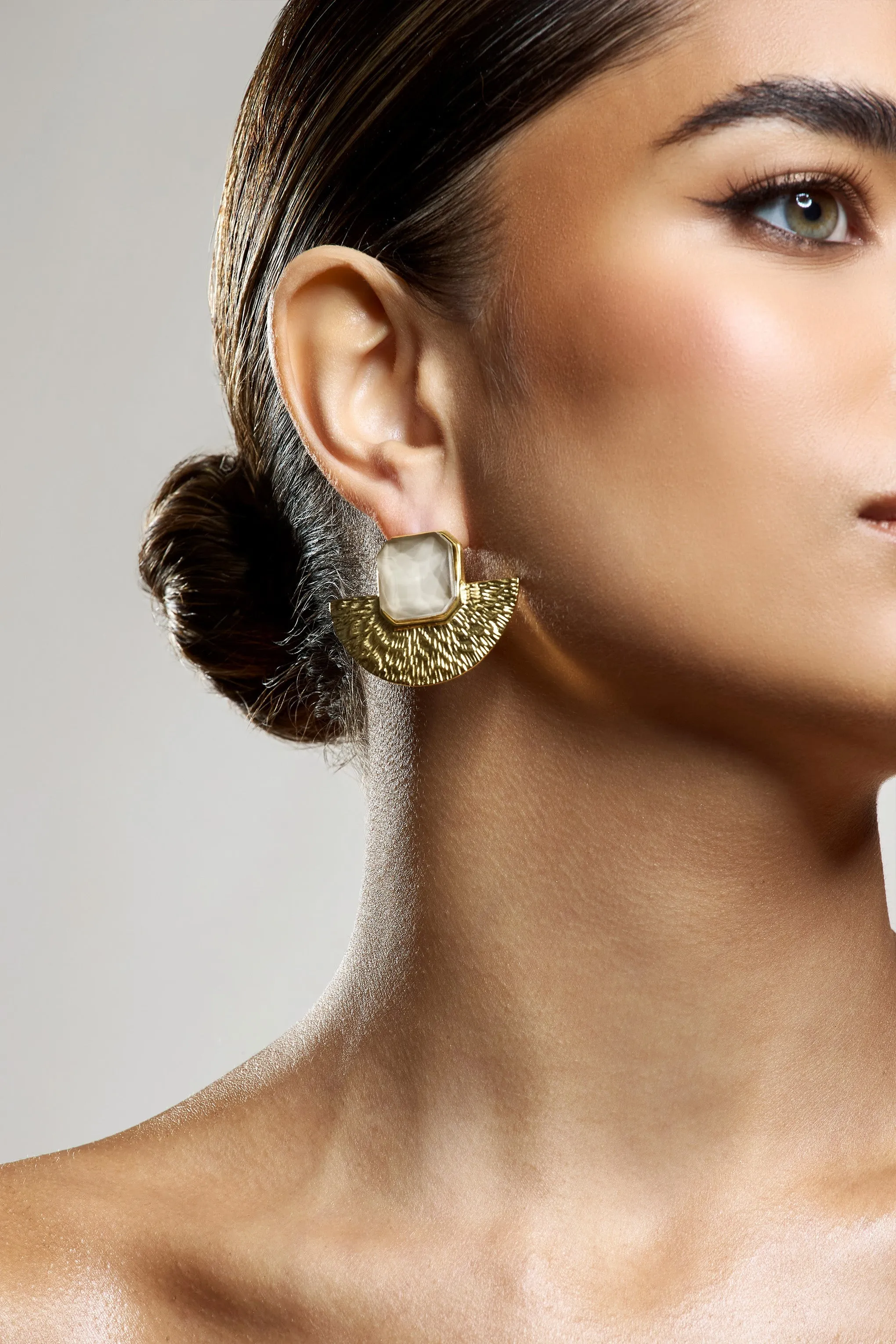 Selma | Nude Pendant Half Disc Gold Earrings