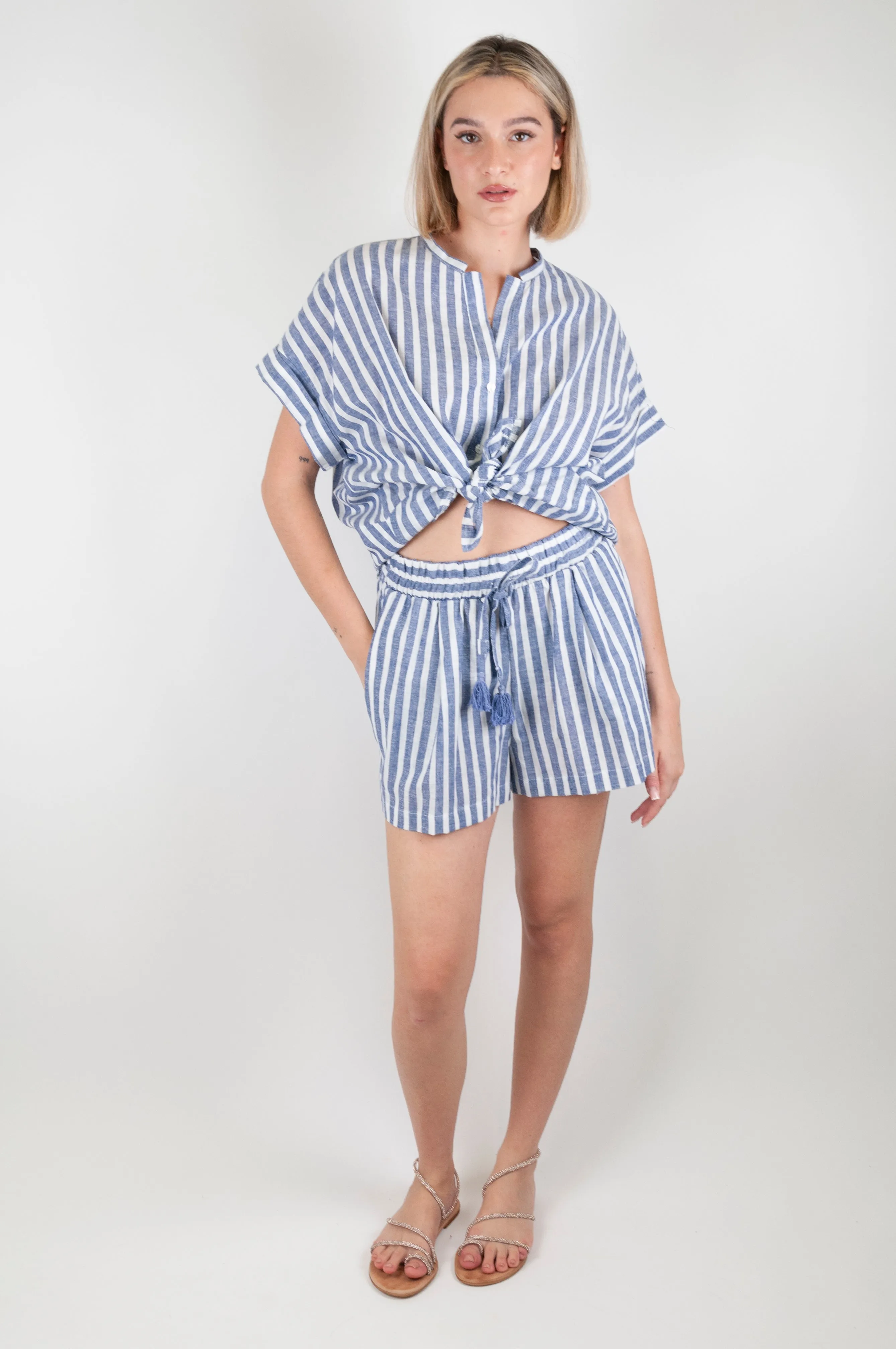 Tensione in - Shorts a righe in misto lino con coulisse